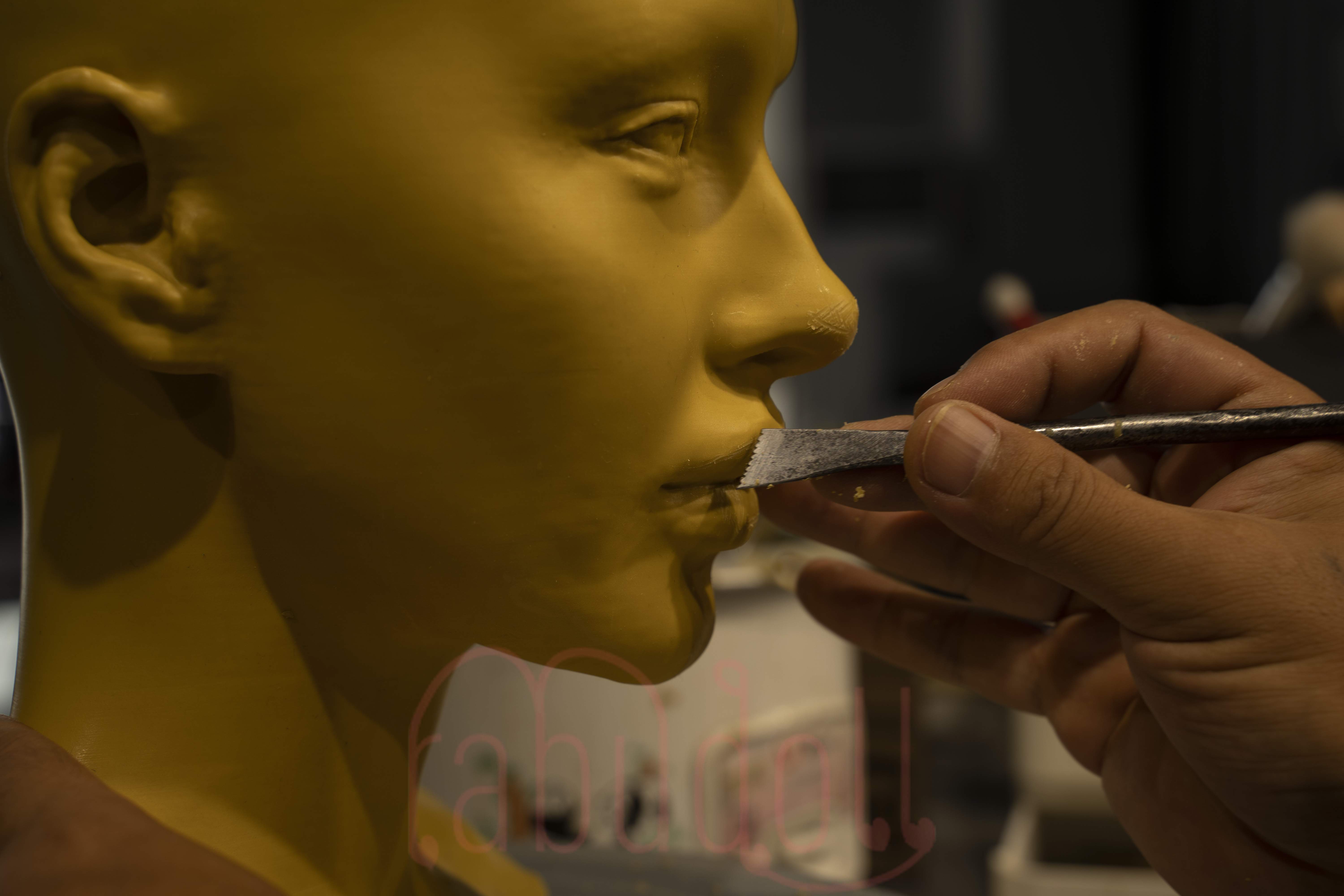 セックスドール顔の修正