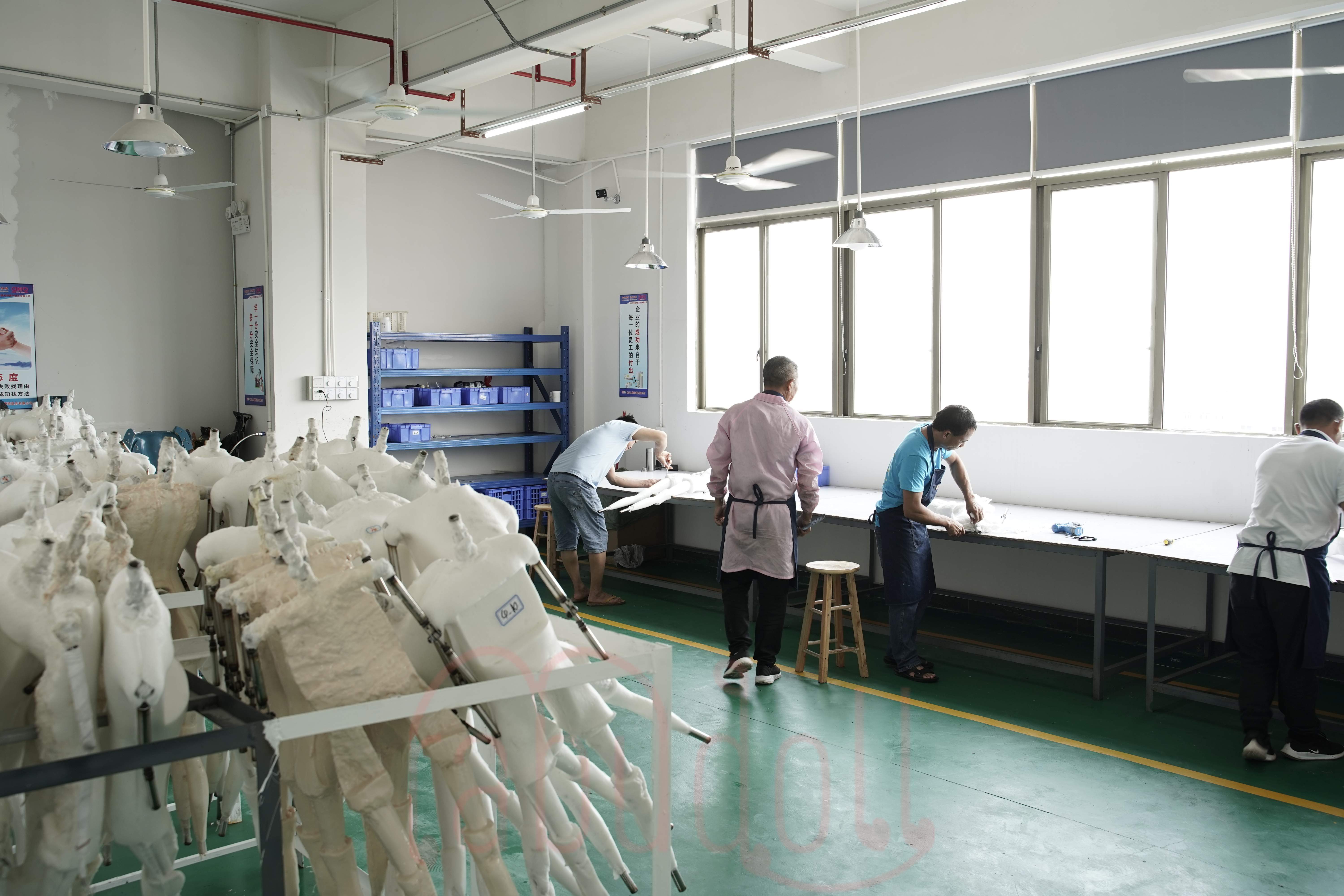 エッチ人形ボディの模型