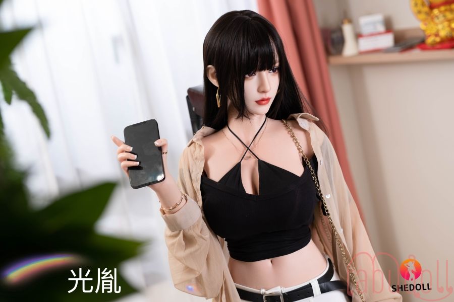 清楚さと妖艶さな 等身 大 ダッチワイフ