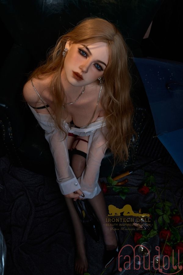 丸い美尻 ドール 等身 大