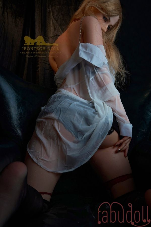 丸い美尻 等身 大 ダッチワイフ