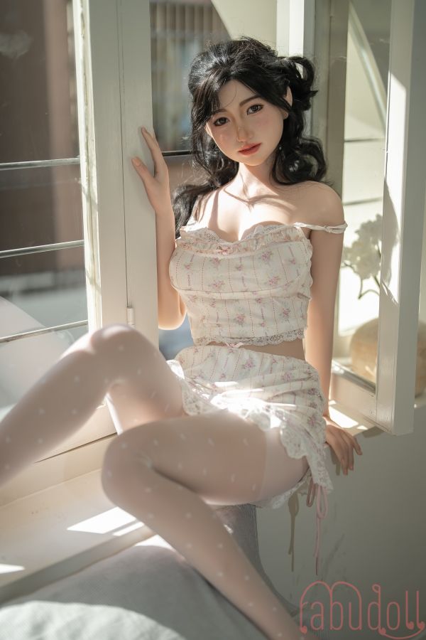 巨乳 ドール 等身 大