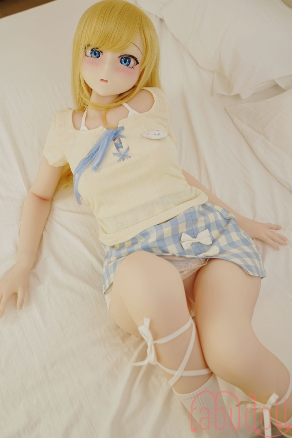 金髪アニメ顔 ドール 等身 大