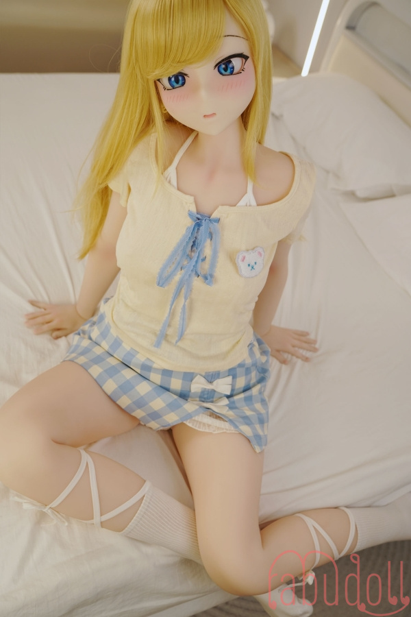 金髪アニメ顔 アダルト 人形