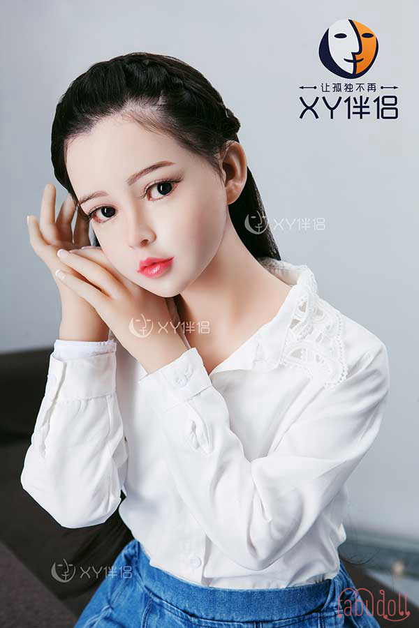 黒髪の可憐女子リアルドールイメージ