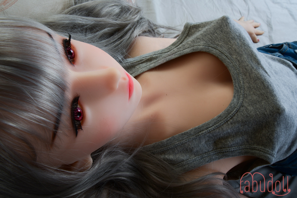 お尻の穴にドデカミンを入れる画像ラブドール