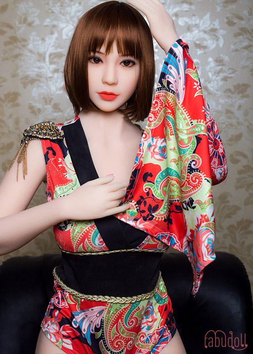 美乳お姉さんのラブドール写真