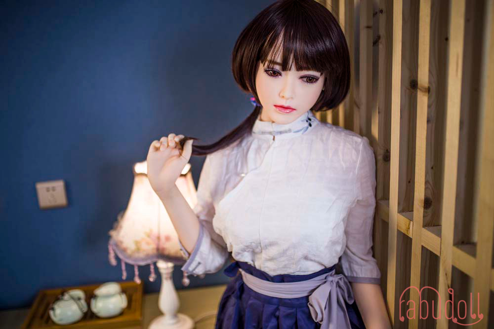 ロングヘアラブドール清純で癒し系画像