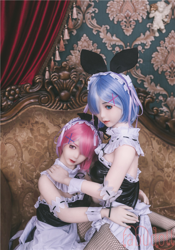 ラブドール リアル 青い目