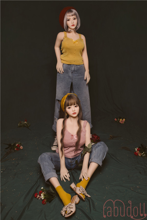 ラブドール リアルのおまんこ無修正ドアップ