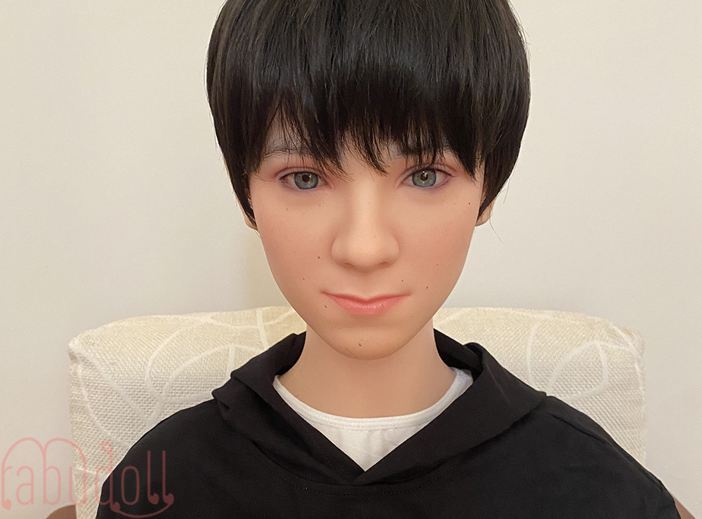 可憐頃の顔 等身大ラブドール画像