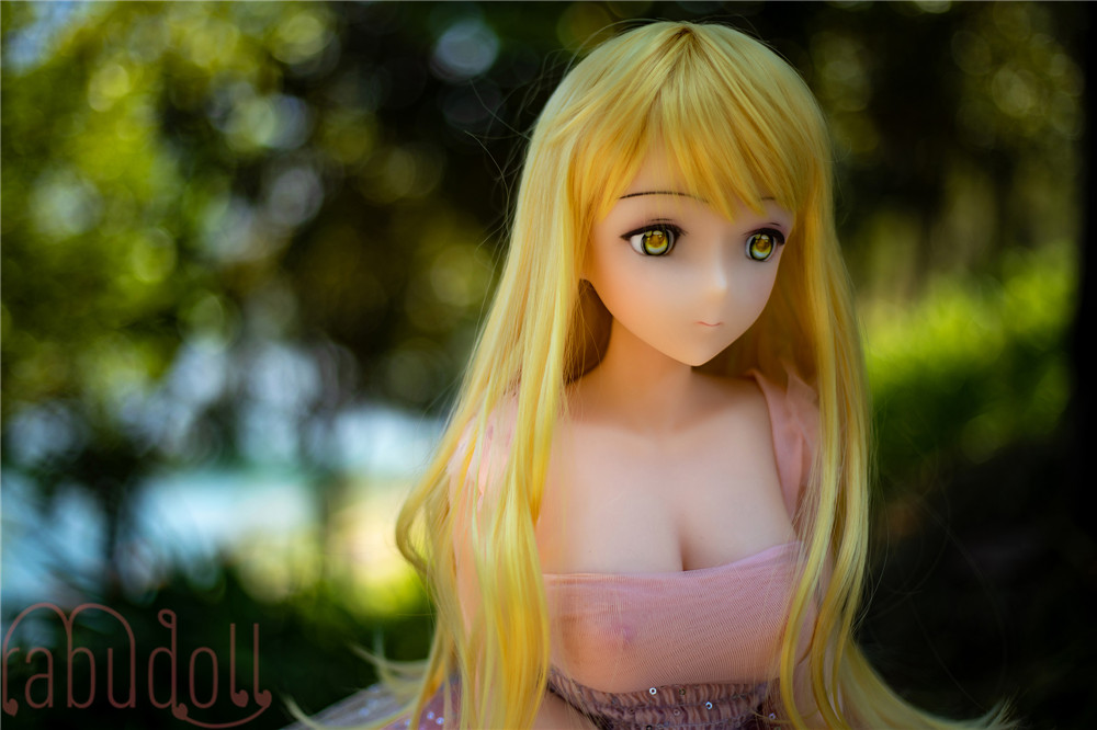 可愛らしくも姿 等身大ラブドール画像
