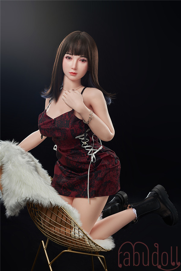 色白美乳 セックスドール画像