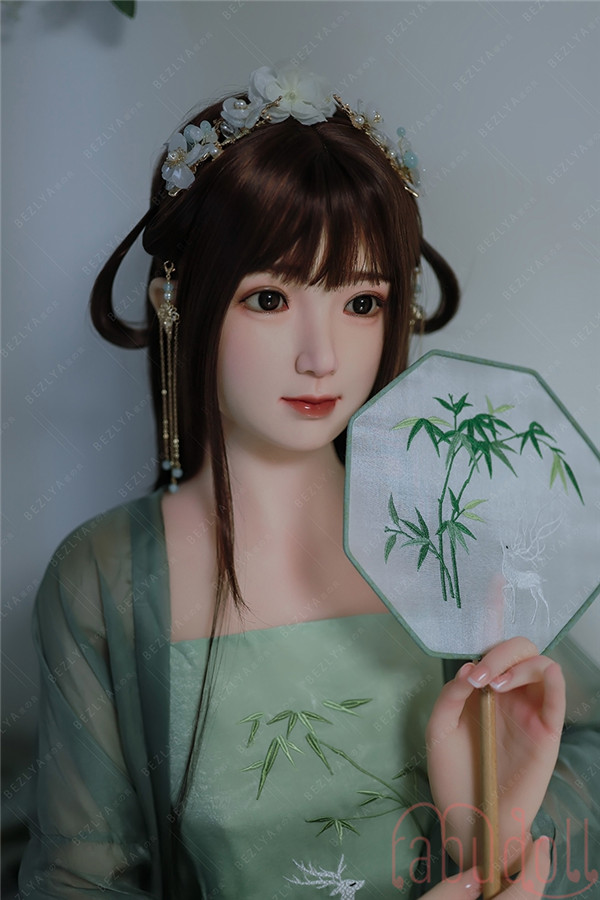  等身大ラブドール画像