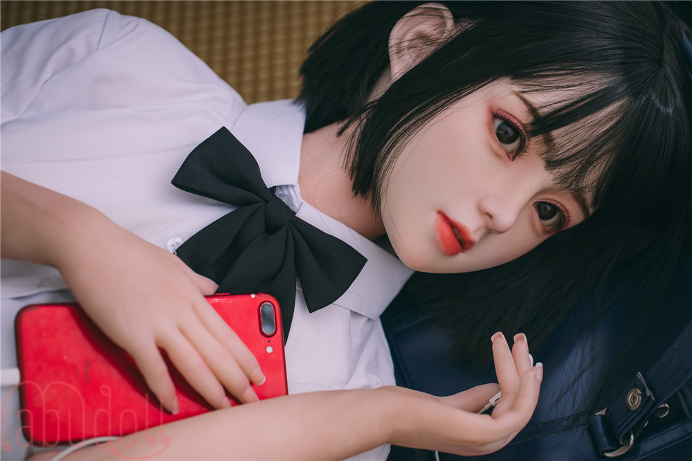 黒髪美少女 ダッチワイフ画像