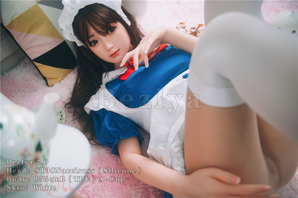 小さなオッパイ ダッチワイフ画像