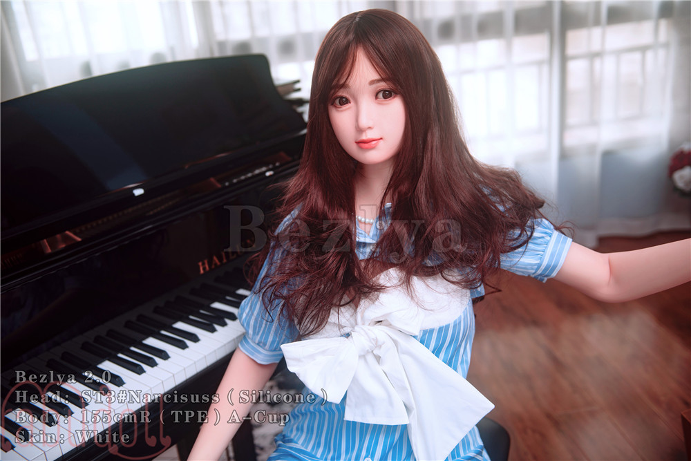 華奢な女性 等身大ラブドール画像