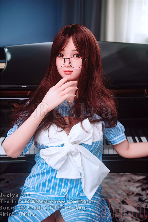 グラマラスボディ セックスドール画像