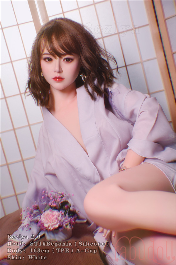 つぶらな瞳 セックスドール画像