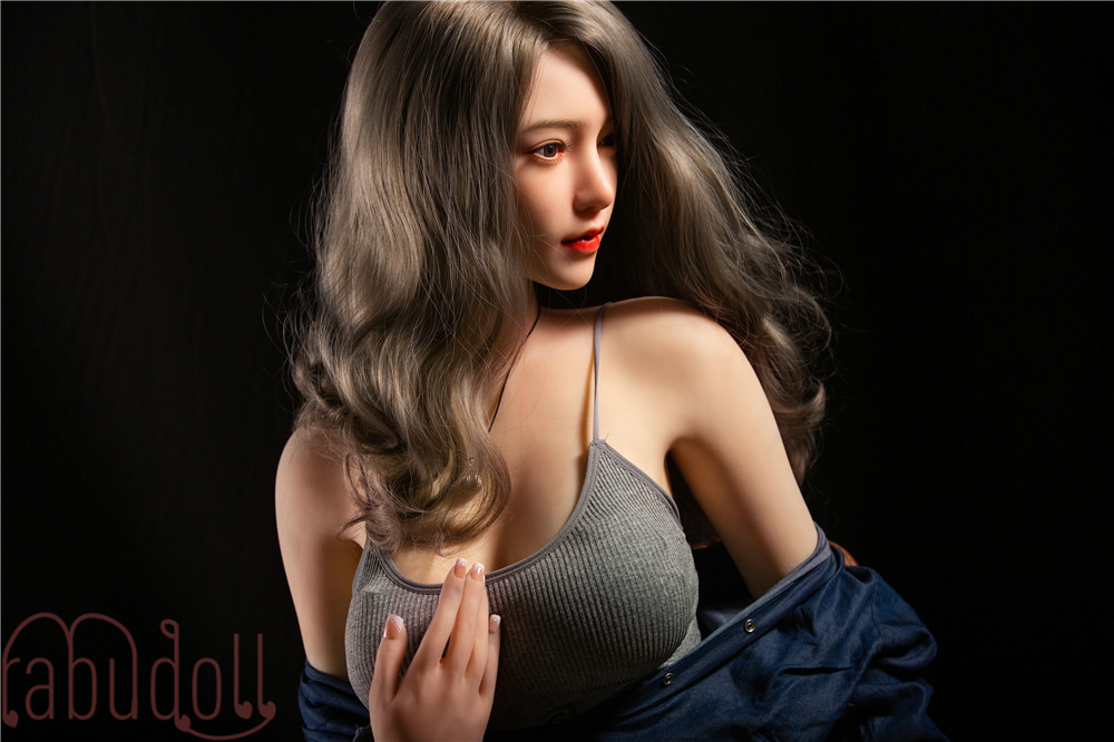 ビッチ美魔女 等身大ラブドール画像
