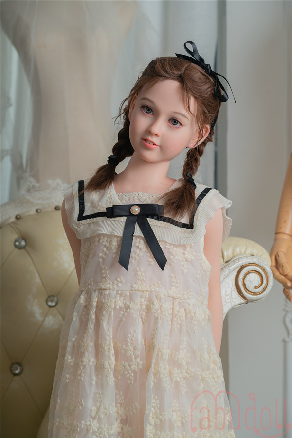 V字開脚 セックスドール画像