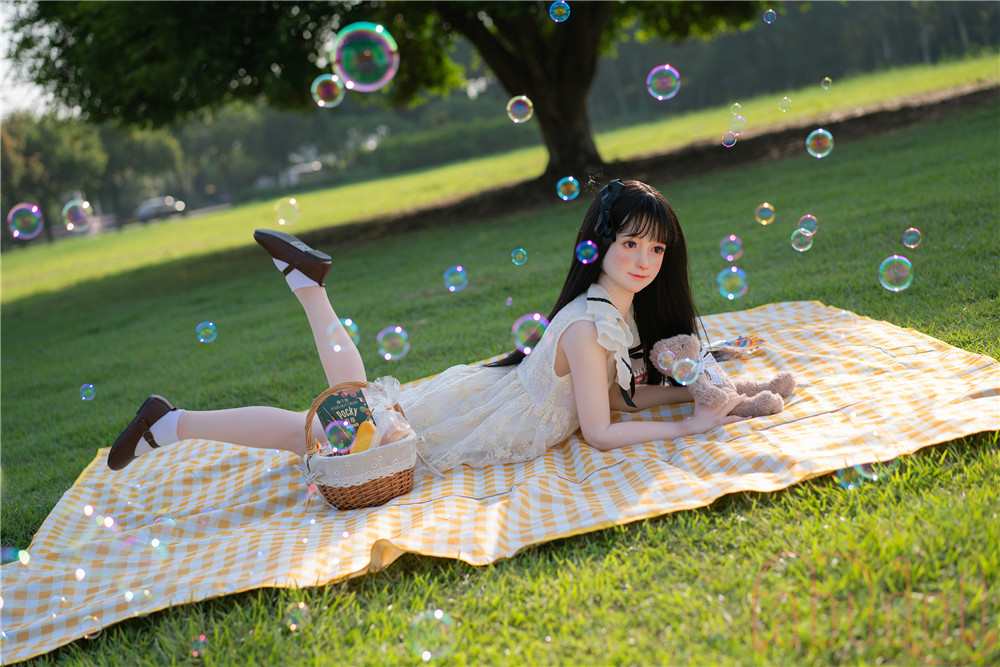 貧乳美少女 等身大ラブドール画像