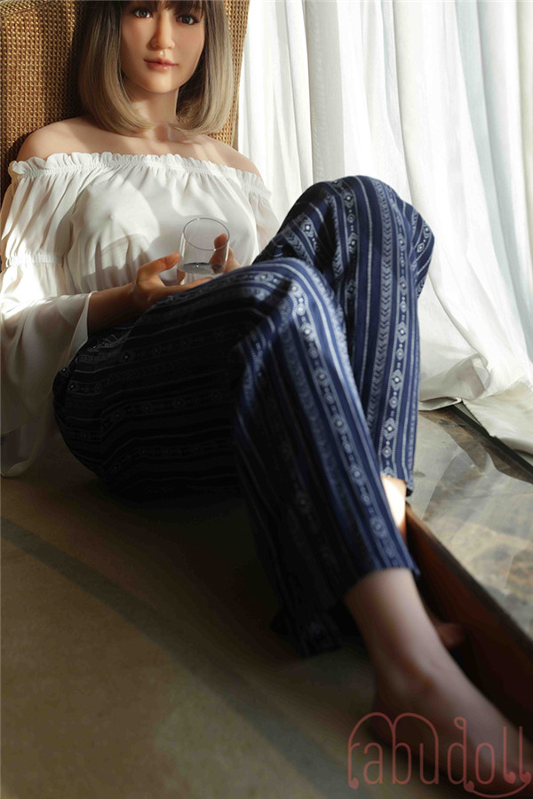 スゴイ美人 セックスドール画像