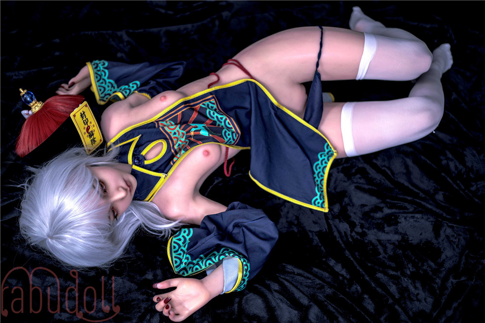 ちっぱい微乳 ダッチワイフ画像