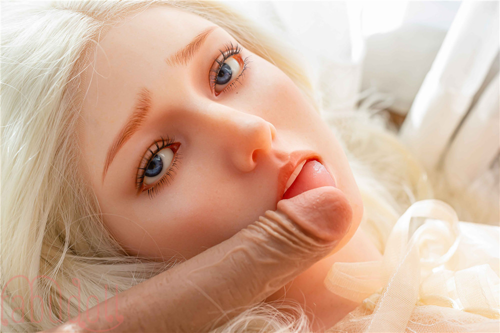 セクシーで 等身大ラブドール画像