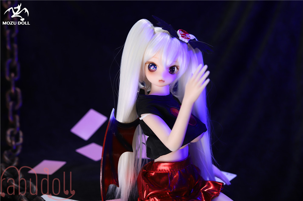 微乳スレンダー ダッチワイフ画像