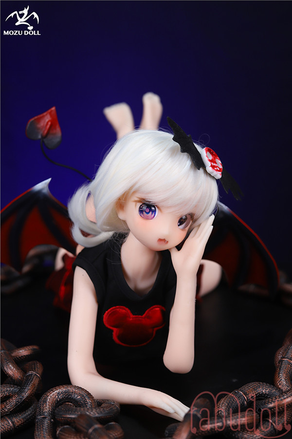 微乳スレンダー セックスドール画像