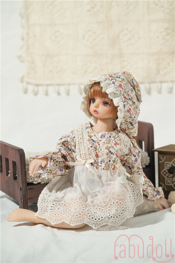 清楚な美少女 セックスドール画像