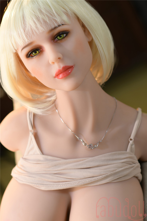 褐色の肌 セックスドール画像