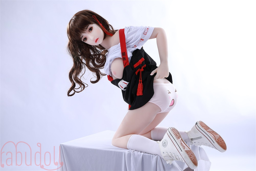 目が大きい ラブドール 店