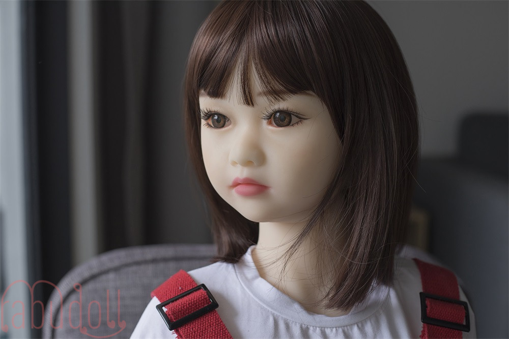 M字開脚で挿入 等身大ラブドール画像