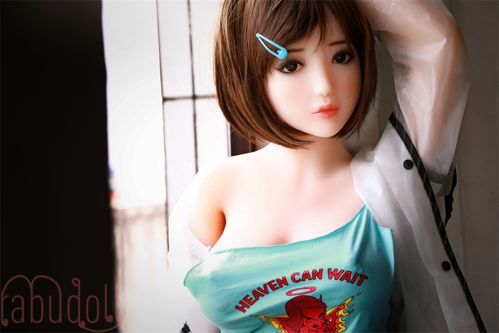 可愛らしいルックス ダッチワイフ画像