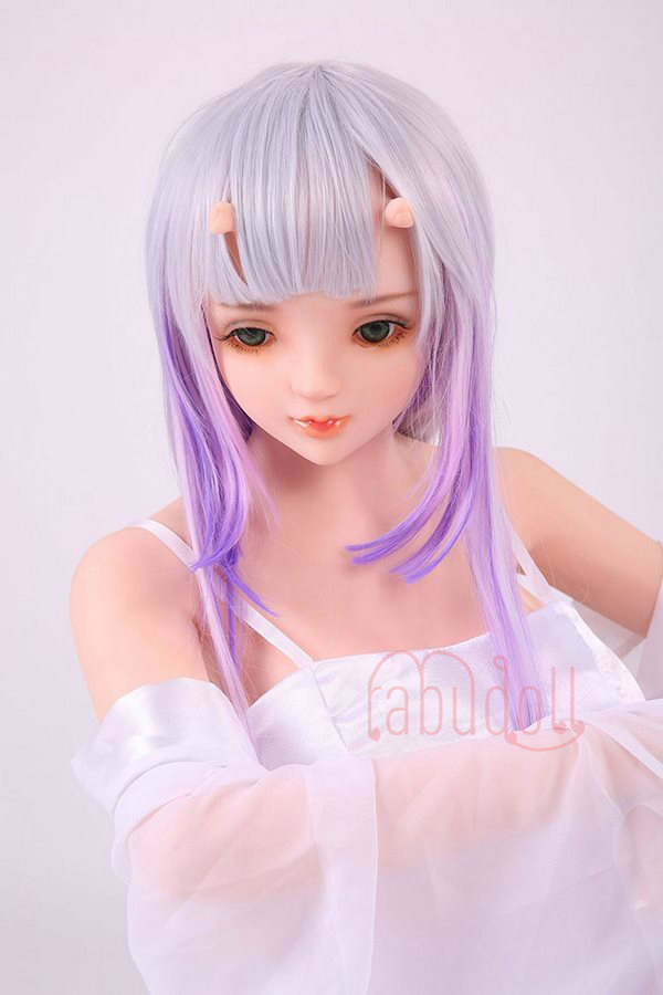 色白美肌 セックスドール画像