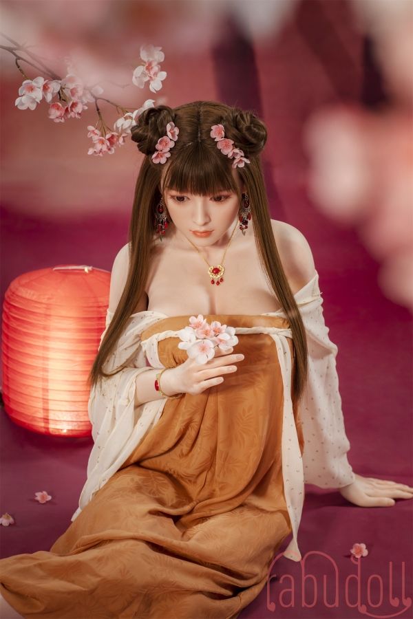 可憐さの残る アダルト 人形