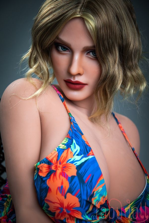  外国人巨乳巨尻 セックス人形