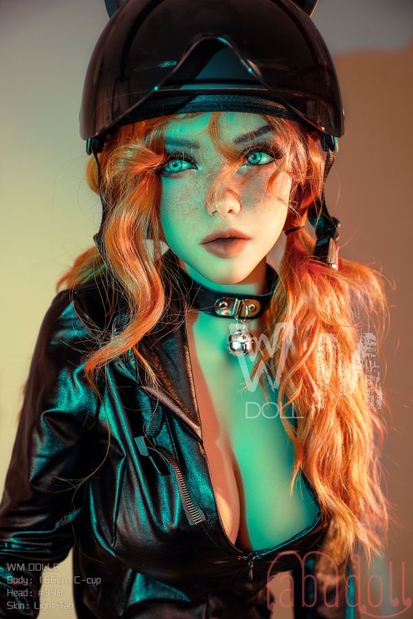 #432 外人顔 褐色の乳輪と乳首 セックス人形