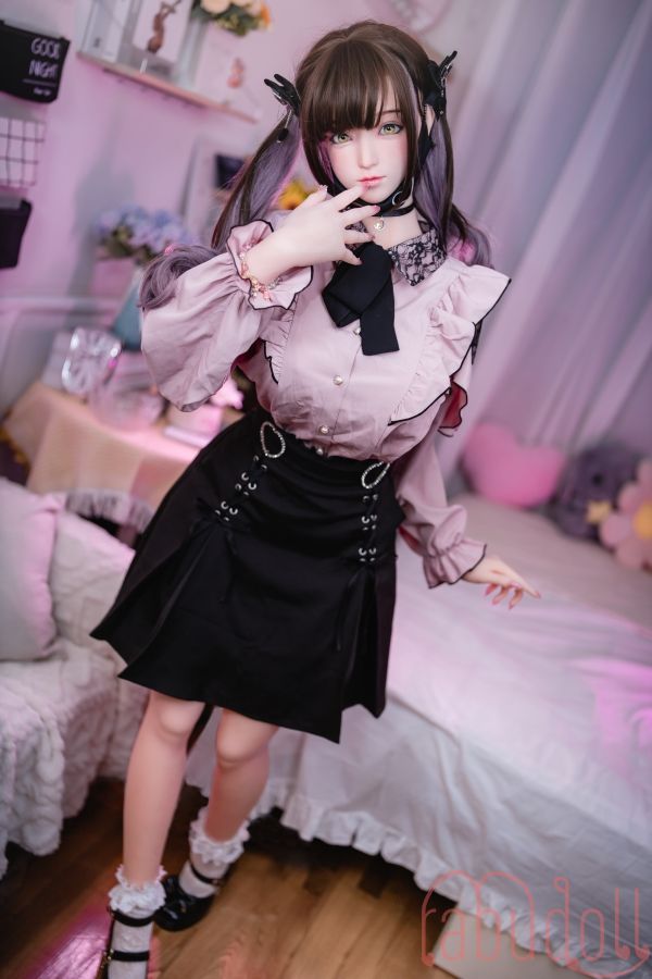 小顔なモデル体型 アダルト 人形