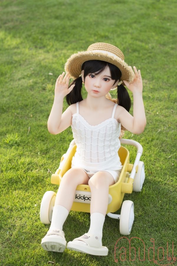 清楚なパイパン女性 バスト平 セックスドール