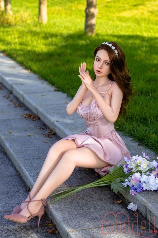 リアルドール高級　YearnDoll