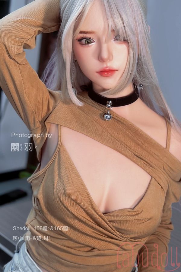  スリム体型 女優系 セックス人形