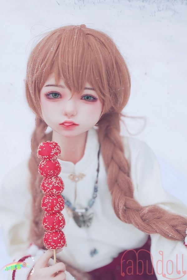  かわいい美少女 新年をお迎え エルフ耳 いたずらな表情 舌出し セックス人形