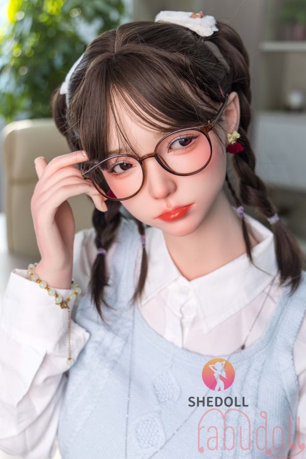  巨乳 白肌 美少女 セックス人形