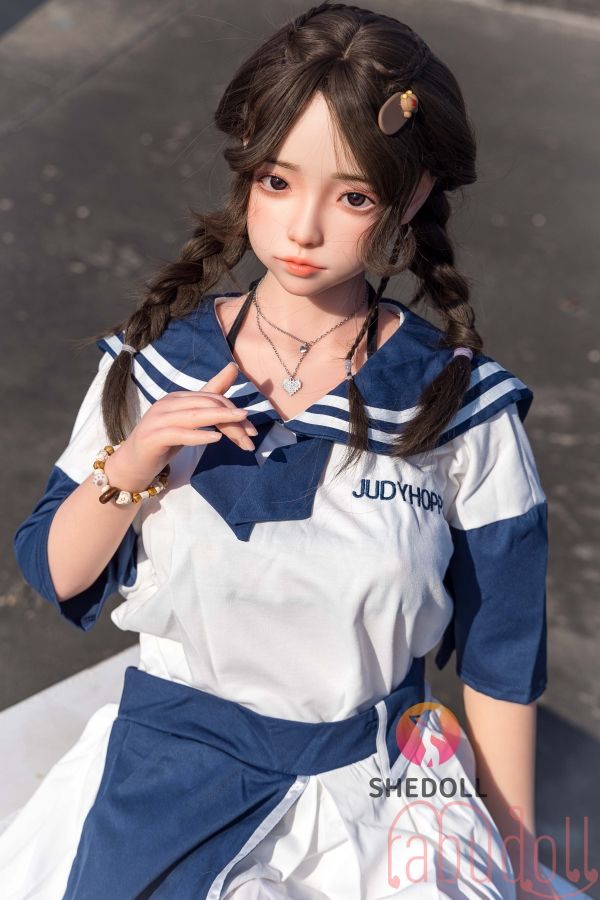  制服 可憐系 美少女 掲載画像はフルシリコン製 セックス人形