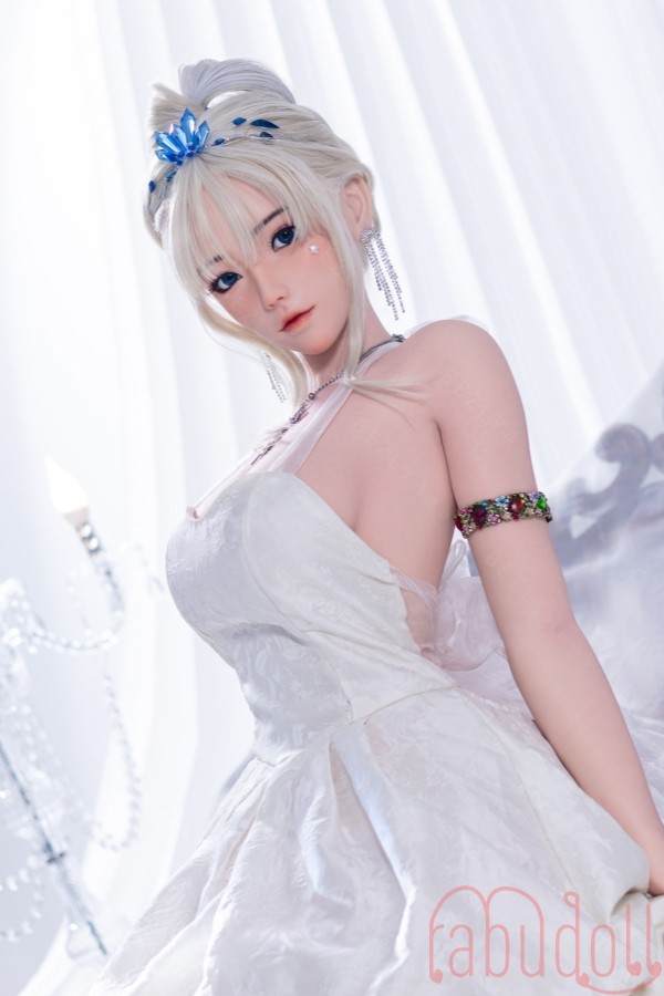 美しくふっくらとした肌 C-cup セックスドール