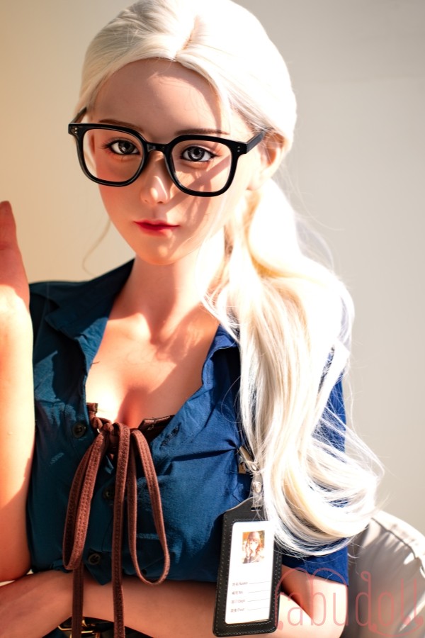  2.2CFシリーズ 巨尻 人妻 巨乳 白髪 セックス人形