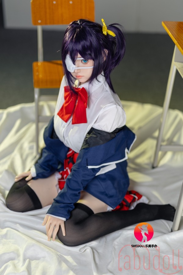 短い髪のかわいい女性 ドール 等身 大